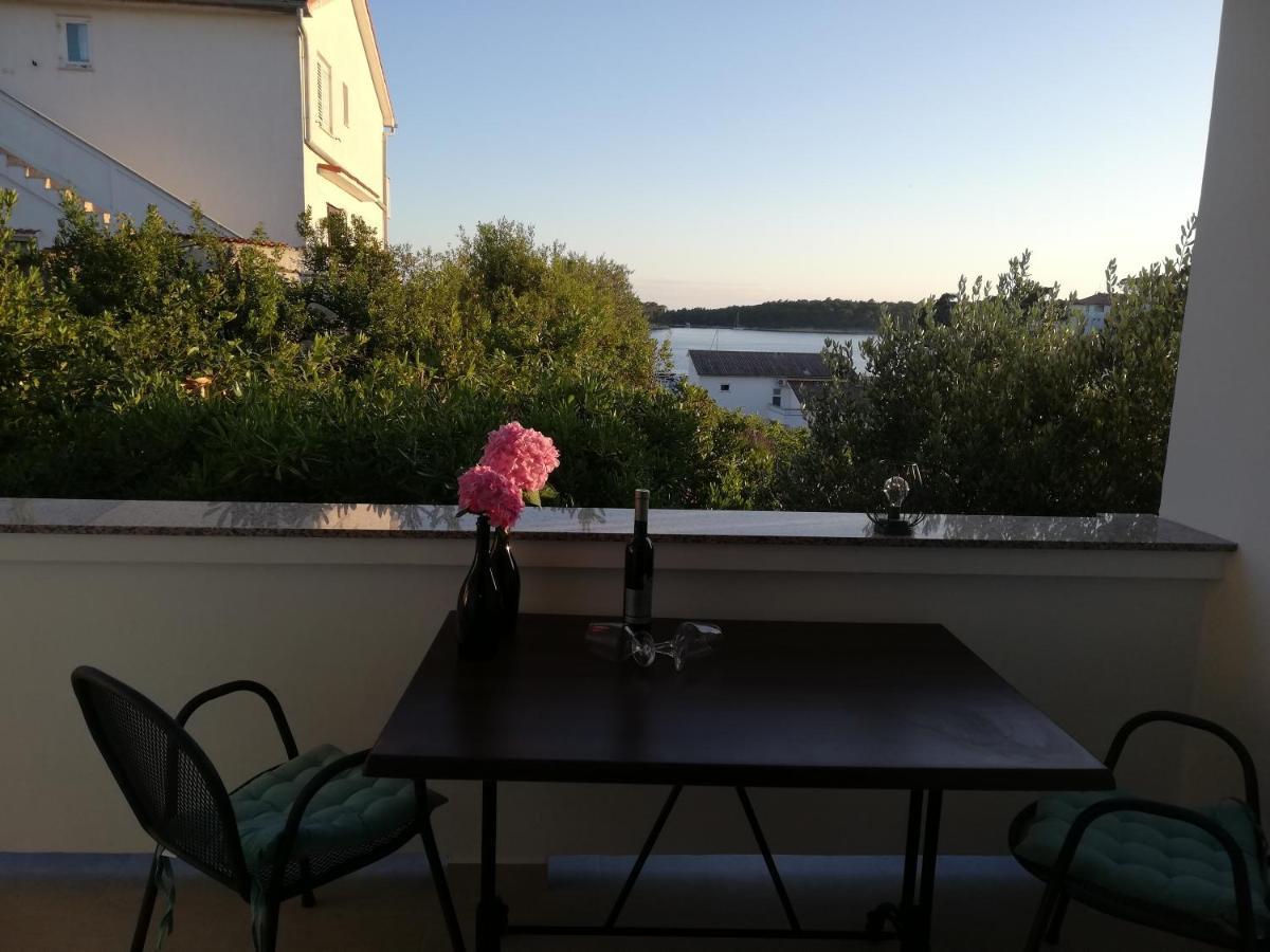 Riviera Rooms And Apartments Palit エクステリア 写真
