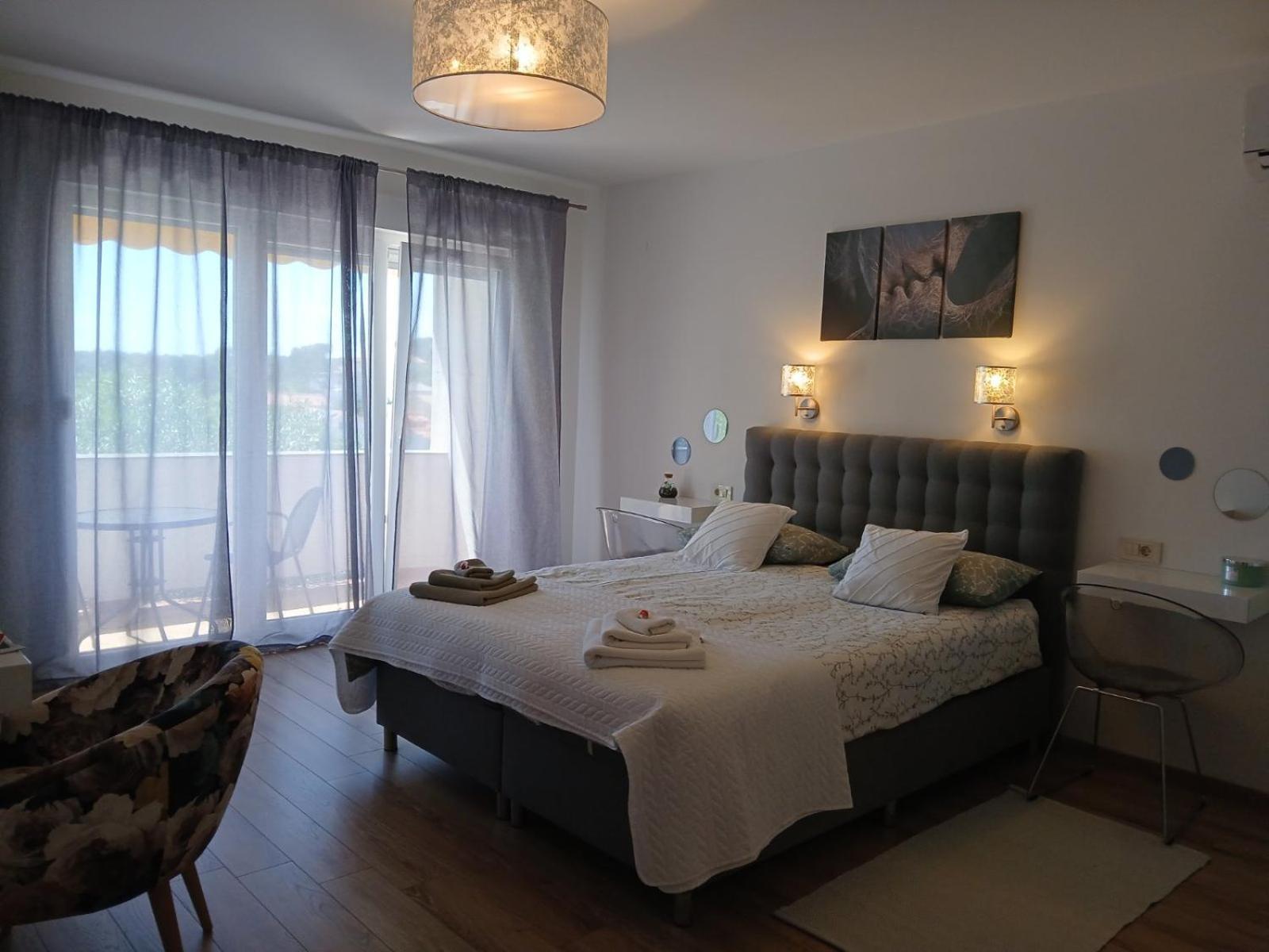 Riviera Rooms And Apartments Palit エクステリア 写真