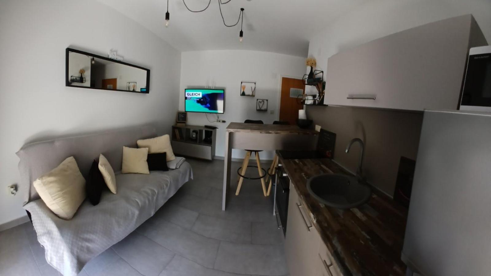 Riviera Rooms And Apartments Palit エクステリア 写真